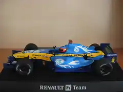 09 RENAULT R26