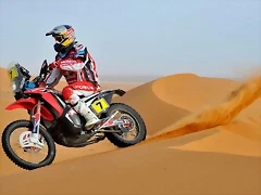 team-hrc-dakar-rally-honda-crf450-helder-rodrigues-sam-sunderland team-hrc-dakar-rally-honda-crf450-helder-rodrigues-sam-sunderland