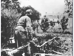 waffen-SS-fighting-british-soldiers-caen-normandy-1944[1]