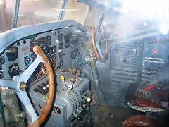 800px-Junkers_Ju-52_3m_cockpit