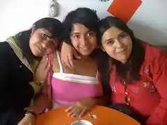 Mi mam, mi hermanita Melanosa, y yo!!