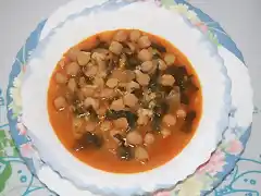 Garbanzos con espinacas y bacalao