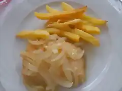 Cebolla confotada con patatas