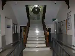 001, escaleras