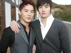 Junsu!!y...su hermano