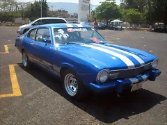 este cohe esta de poca por dentro este cohe esta de poca por dentro