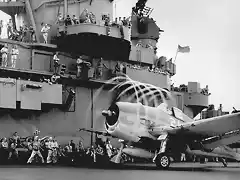 Despegue de un Hellcat desde el USS Yorktown