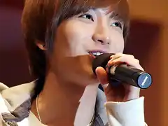 Leeteuk-3-leeteuk-3-18606942-709-800