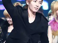 Leeteuk-3-leeteuk-3-18453247-731-1023