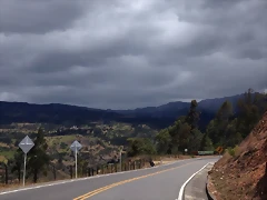 9. Al fondo las cúpulas de Susacón y encima el Alto de Santa Rosita 9. Al fondo las cúpulas de Susacón y encima el Alto de Santa Rosita