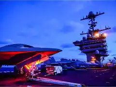 X-47B (avin no tripulado) en el USS Harry S. Truman (CVN75) en el ao 2012