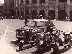 Verona - Fiat 600, Zwei Lambretta 125, Puch Motorroller 125RL