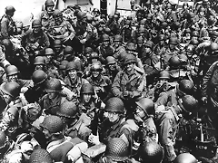 Tropas en un LCD camino de Normandia. 6 Junio de 1944 Tropas en un LCD camino de Normandia. 6 Junio de 1944