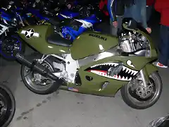 Moto decorada al estilo de los Flying Tigers