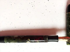 915a