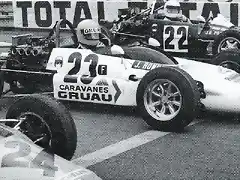 En parlant de Popot, une photo de Jean Rondeau et sa Martini MK8, en FR, probablement en 73.