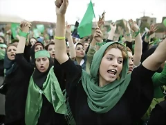 La mayor?a de las mujeres iran?es, seg?n encuestas, apoya al candidato Hosein Musavi La mayor?a de las mujeres iran?es, seg?n encuestas, apoya al candidato Hosein Musavi