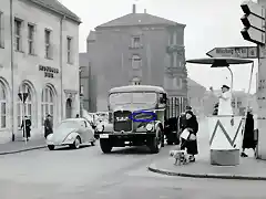 f8_im_strassenverkehr_1954_878x659_jpg