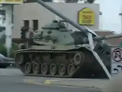 Greatest-Tank-Police-Chases-4