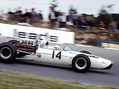 McLaren M2B - Brands Hatch '66 - Bruce McLaren b McLaren M2B - Brands Hatch '66 - Bruce McLaren b