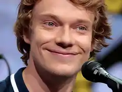 Alfie Allen2