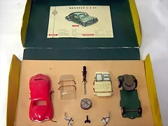 Caja Renault 4-4 Rojo Construcciones Caja Renault 4-4 Rojo Construcciones