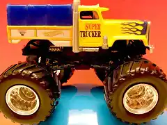 2004b 34 Super Trucker toy