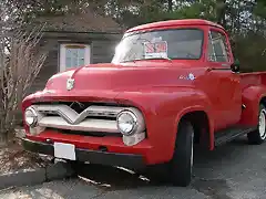 800px-1955_Ford_F-100_front