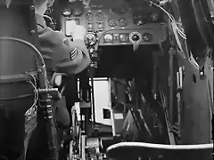 whitworth-cockpit-wwii-iwm-ch-700-4825f6-640