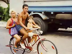 2-de-julio.-Bicicleta_de_Tres_Cuba1