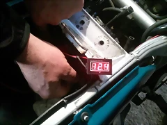 12.4 directo a bateria con moto apagada 12.4 directo a bateria con moto apagada