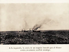 El Mwe lanza un torpedo contra su presa.