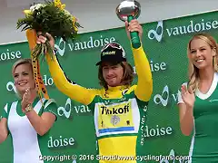 2016_tour_de_suisse_stage4_peter_sagan_podium_girls1a