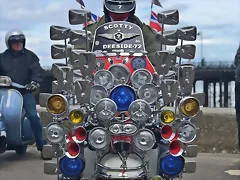 Mod-scooter-Isle-of-Wight-800x1066