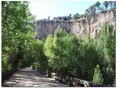 Carretera a muro embalse Buendía