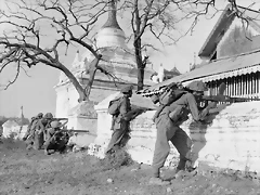 Indian_troops_among_pagodas_on_Mandalay