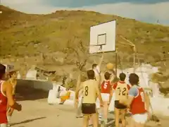 Partido de baloncesto en la Glorieta aos  70