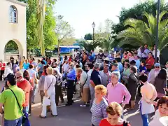 esperando la salida de la virgen