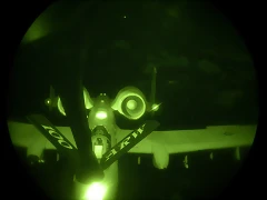 Repostaje nocturno entre un KC-135 Stratotanker y un A-10 Thunderbolt II durante los ejercicios REAL THAW el 19 de febrero del 2013 Repostaje nocturno entre un KC-135 Stratotanker y un A-10 Thunderbolt II durante los ejercicios REAL THAW el 19 de febrero del 2013