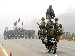Muchos soldados chinos para tan pocas motos