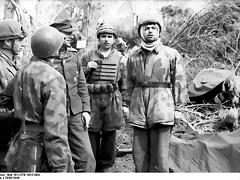 Paracaidistas alemanes en un bosque cercano a Monte Cassino. 1943-1944 Paracaidistas alemanes en un bosque cercano a Monte Cassino. 1943-1944