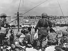 soldados israelitas parapetados en Jerusaln.