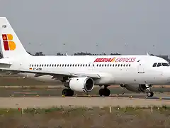 800px-Airbus_A320-214_Iberia_Express_EC-FDB