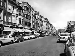 Knokke-Le_Zoute_-_Avenue_du_Littoral_avec_une_MG_A_parmi_la_production_mondiale