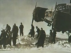 italianos intentando escpara en un Savoia SM 81asedio-aerodromo1