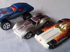 Corvette C3 monster, Corvette '63 tooned y Chevrolator HW