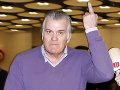 Luis-Barcenas-a-su-llegada-a-B_54366849986_51347059679_342_226