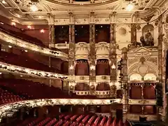 Interior-del-teatro-Chistes