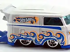 2013 03 Volkswagen-Kool-Kombi-d