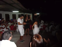 Hugo y Mara bailando sevillanas 22